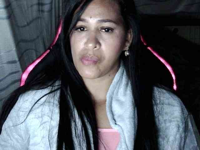 Letty33 webcam