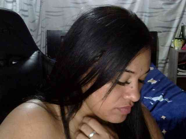 Letty33 webcam