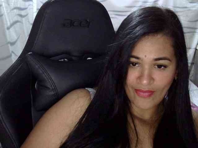 Letty33 webcam
