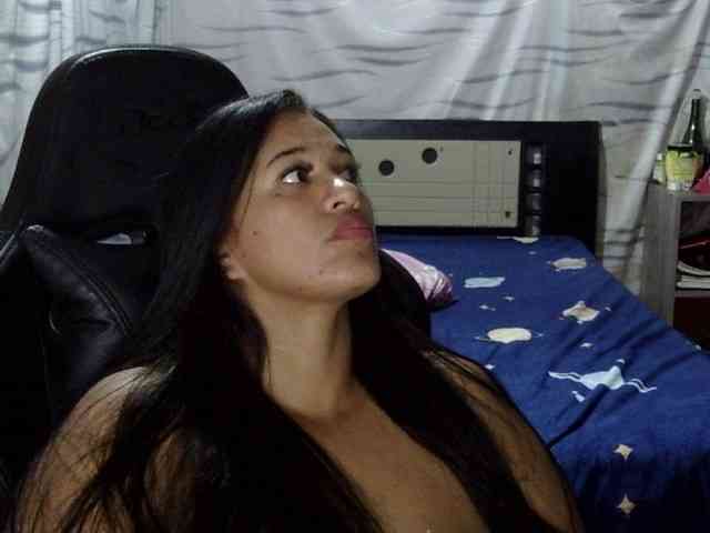 Letty33 webcam