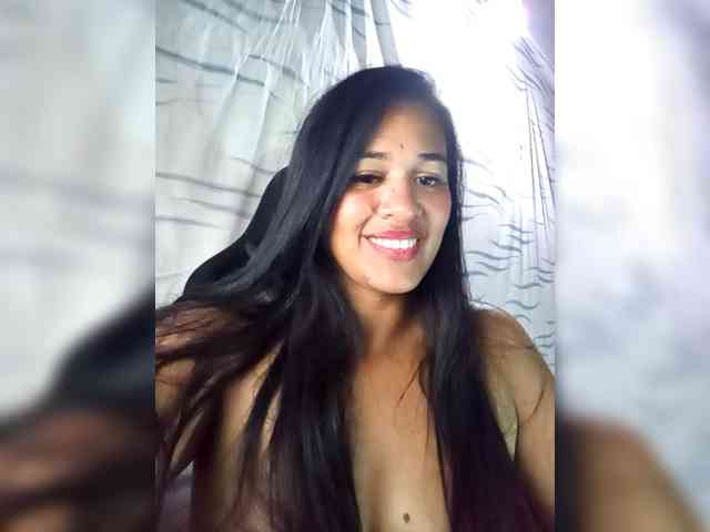 Letty33 webcam