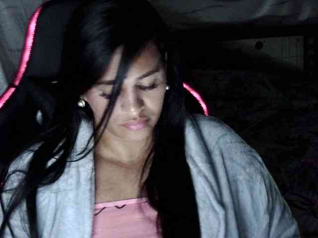 Letty33 webcam