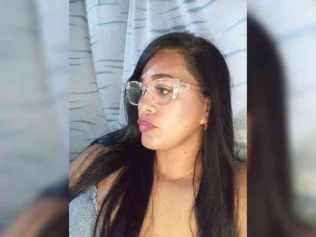 Letty33 webcam