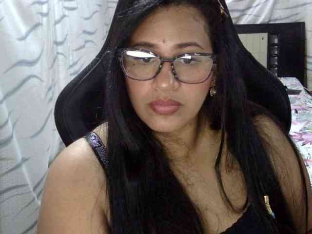 Letty33 webcam
