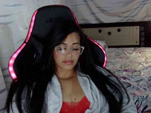 Letty33 webcam