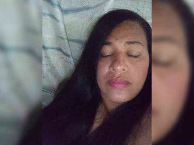 Letty33 webcam
