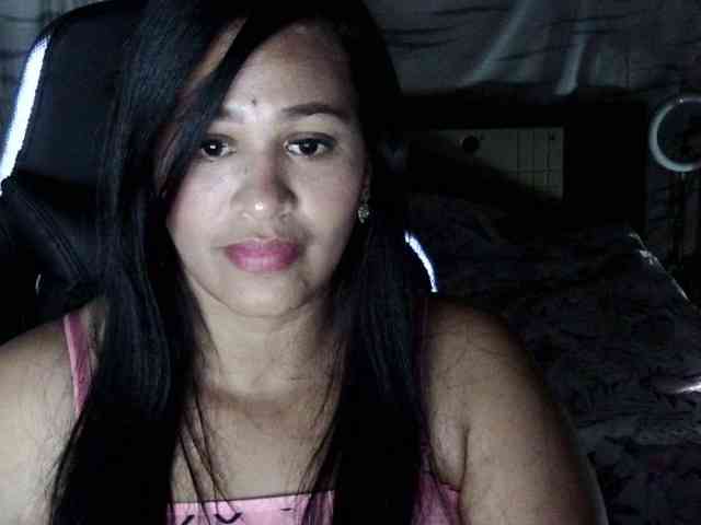 Letty33 webcam