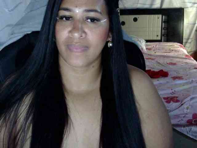 Letty33 webcam