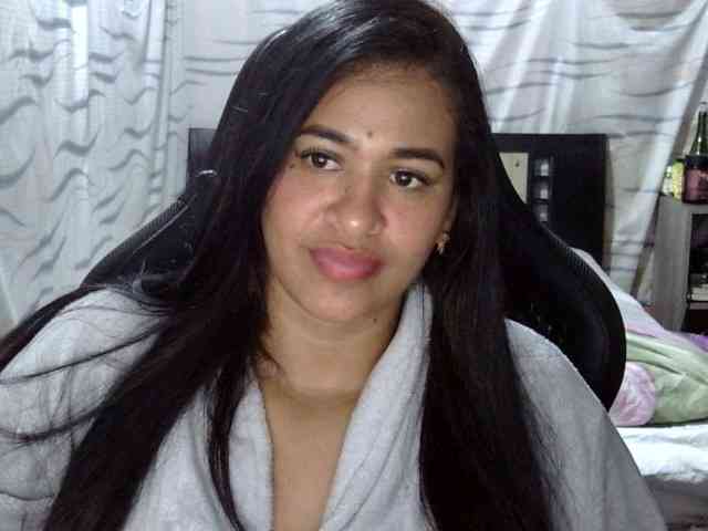 Letty33 webcam