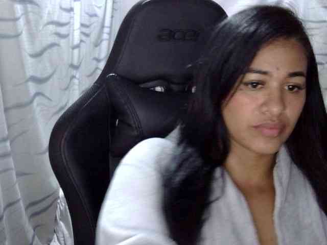 Letty33 webcam