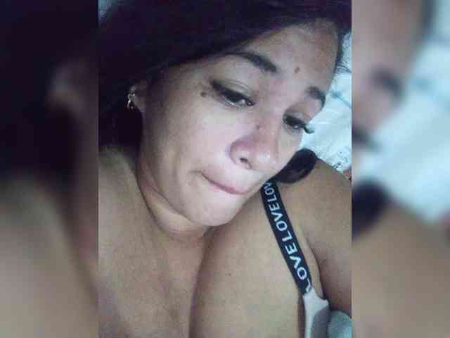 Letty33 webcam