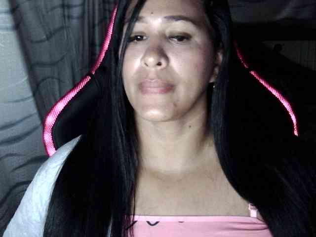 Letty33 webcam
