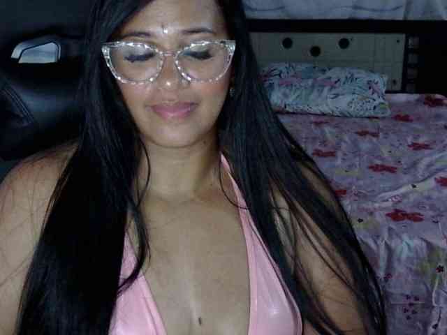 Letty33 webcam