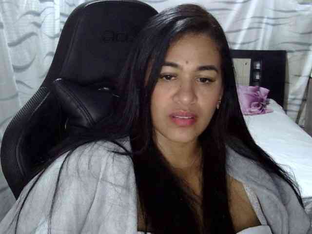 Letty33 webcam