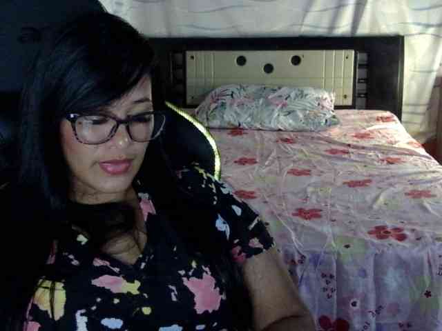 Letty33 webcam
