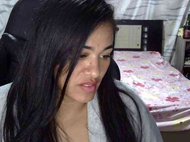 Letty33 webcam