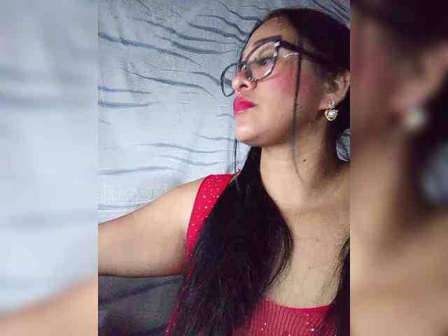 Letty33 webcam