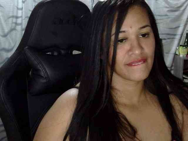 Letty33 webcam