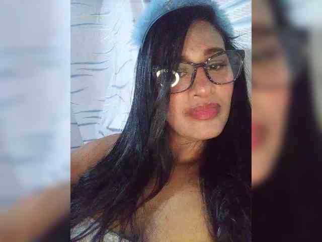 Letty33 webcam