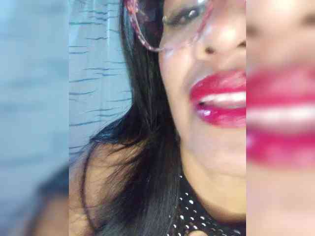 Letty33 webcam
