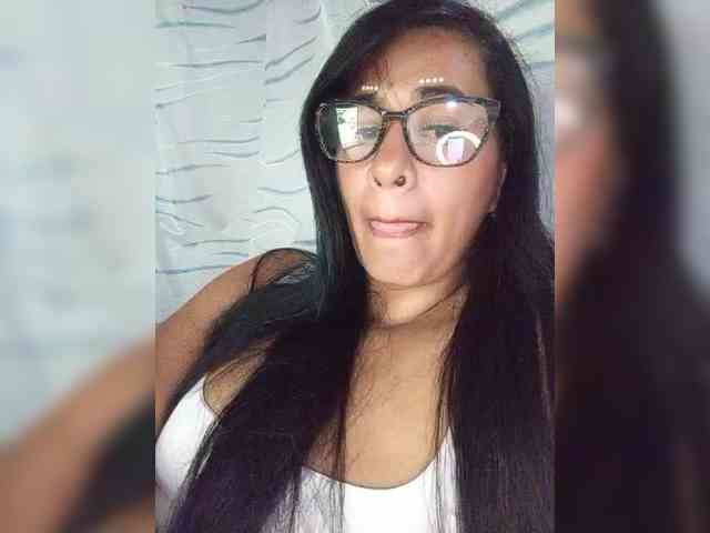 Letty33 webcam