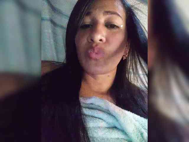 Letty33 webcam