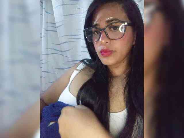 Letty33 webcam