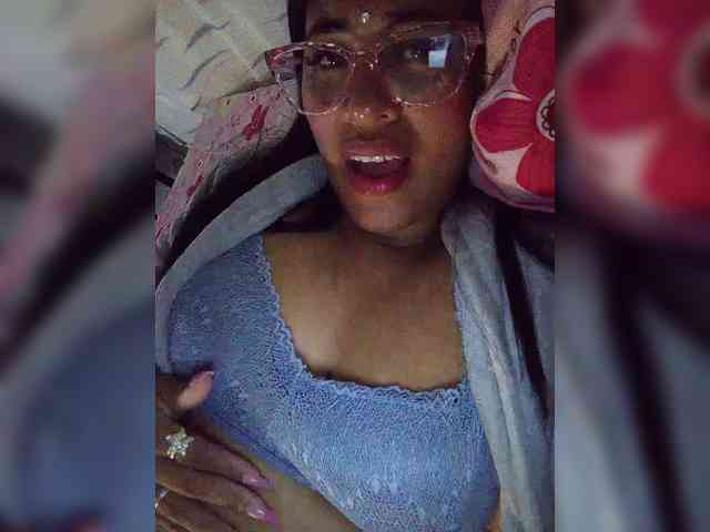 Letty33 webcam