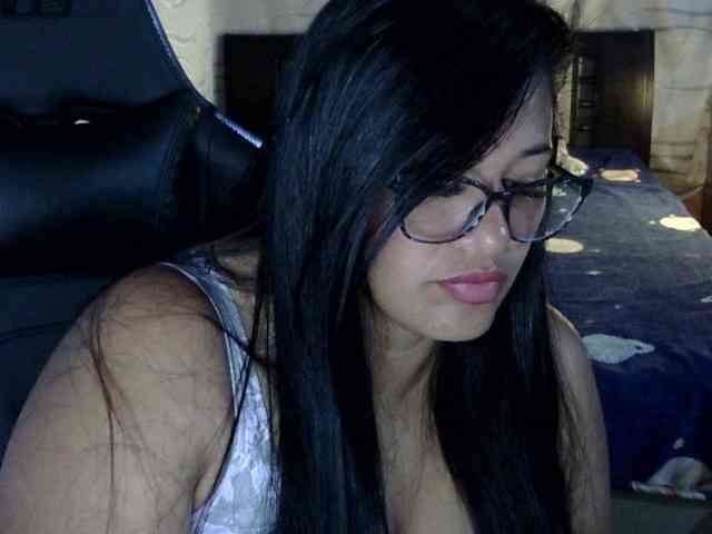 Letty33 webcam