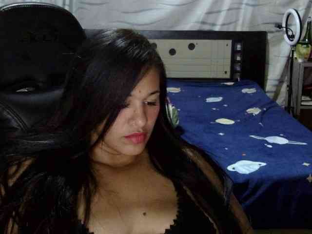 Letty33 webcam