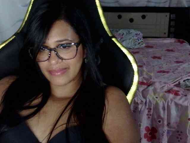 Letty33 webcam