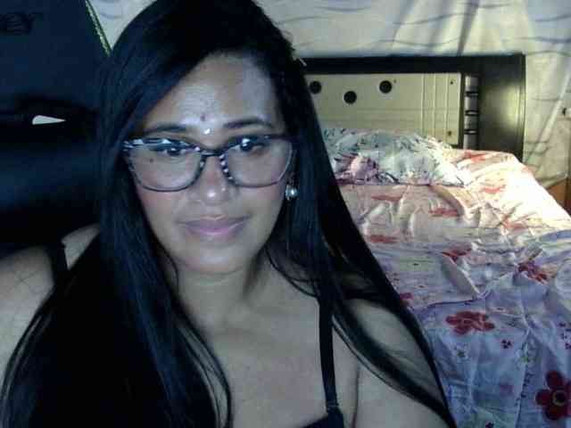 Letty33 webcam