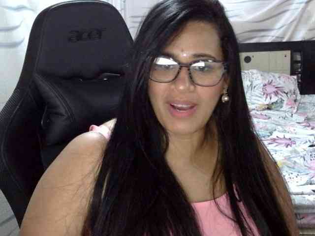 Letty33 webcam