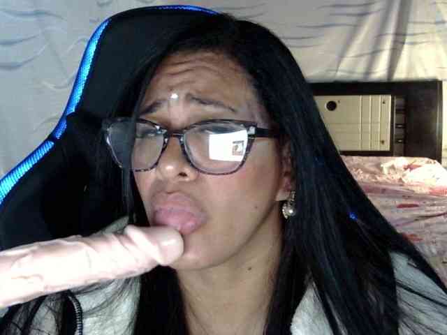 Letty33 webcam