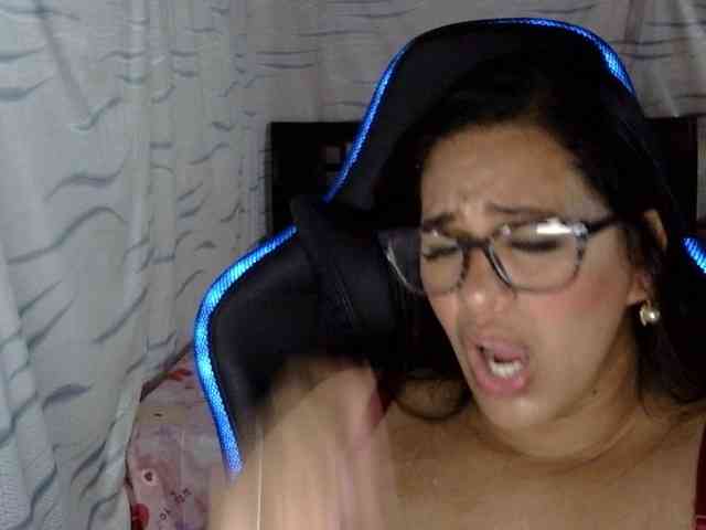 Letty33 webcam
