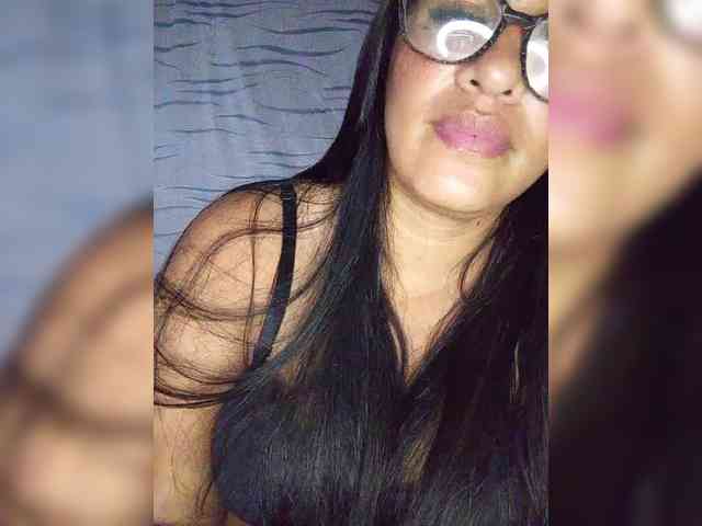 Letty33 webcam