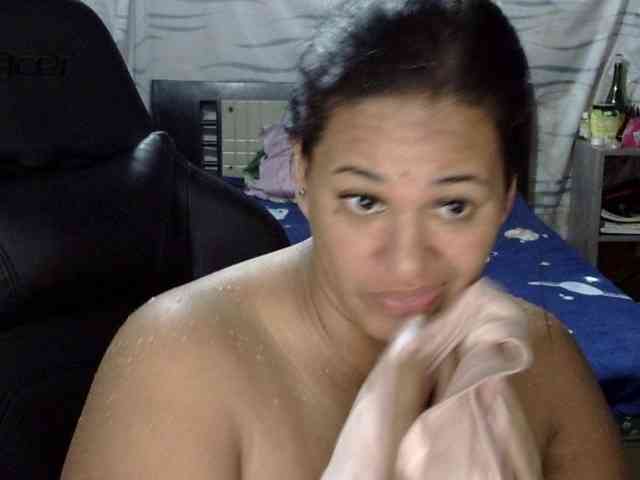 Letty33 webcam