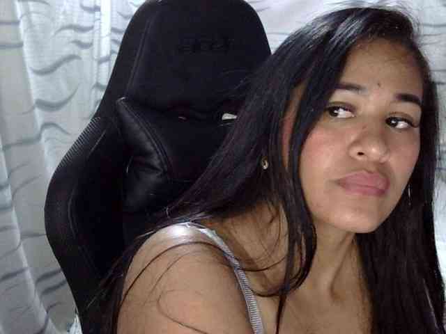 Letty33 webcam
