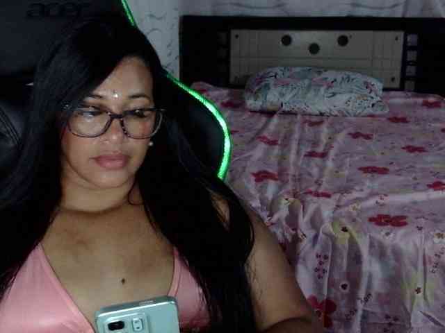 Letty33 webcam