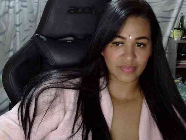 Letty33 webcam