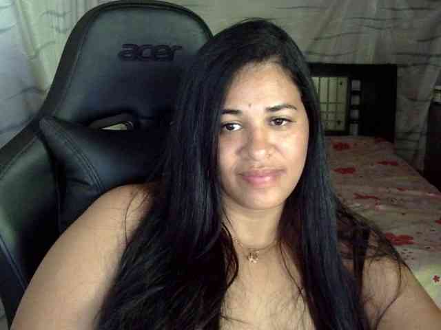 Letty33 webcam