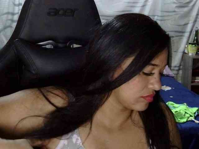Letty33 webcam