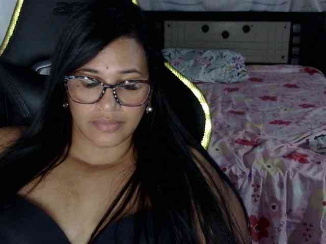 Letty33 webcam
