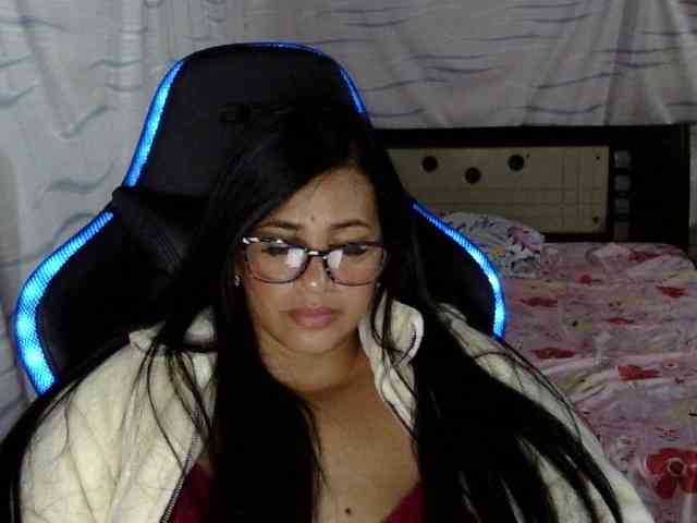 Letty33 webcam