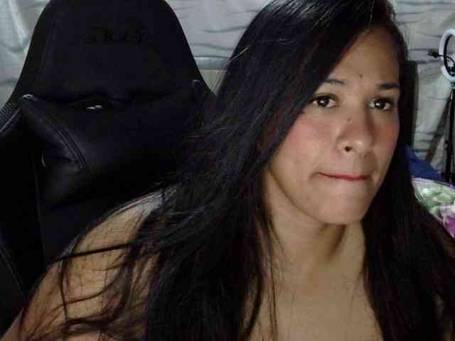 Letty33 webcam