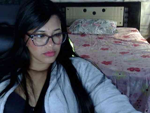 Letty33 webcam