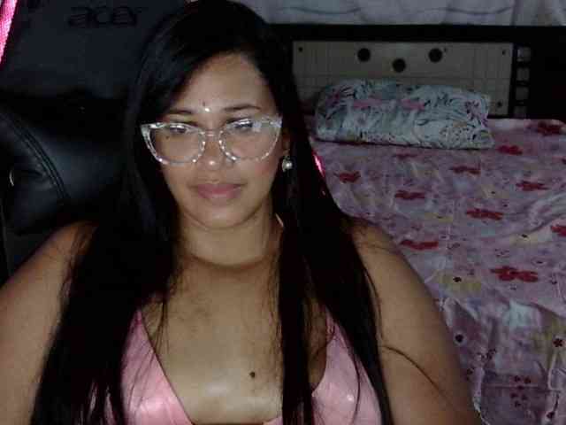 Letty33 webcam