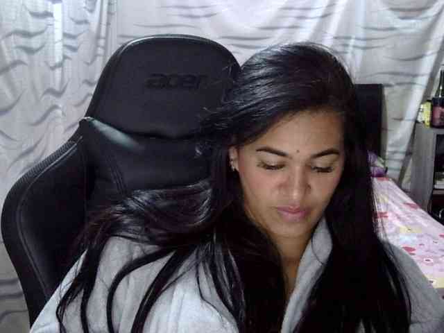 Letty33 webcam