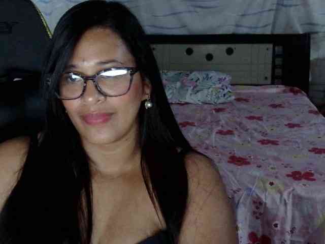Letty33 webcam