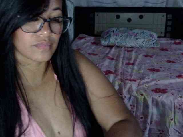 Letty33 webcam